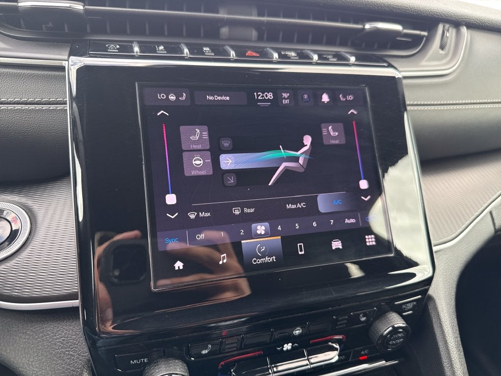 2025 Jeep Grand Cherokee Altitude 4x4