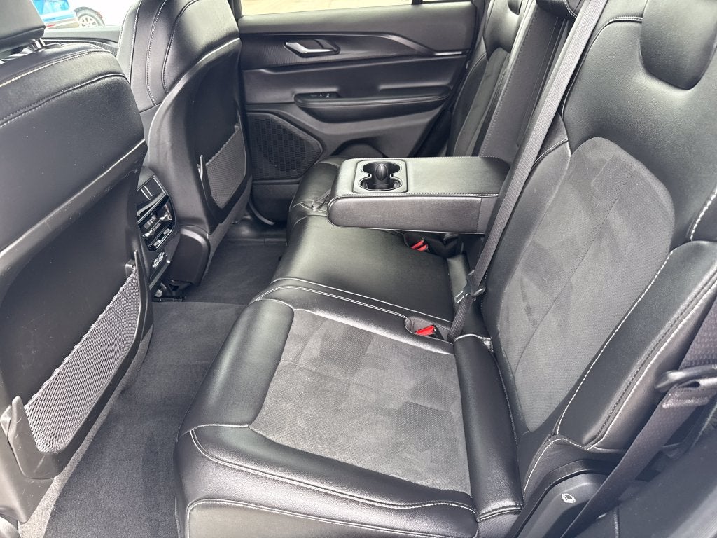 2025 Jeep Grand Cherokee Altitude 4x4
