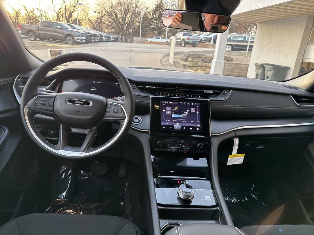 2026 Jeep Grand Cherokee GRAND CHEROKEE LAREDO X 4X4