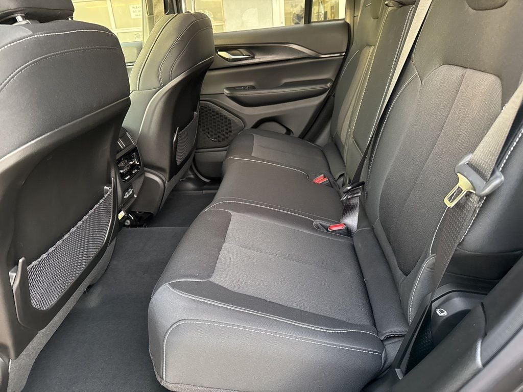 2026 Jeep Grand Cherokee GRAND CHEROKEE LAREDO X 4X4