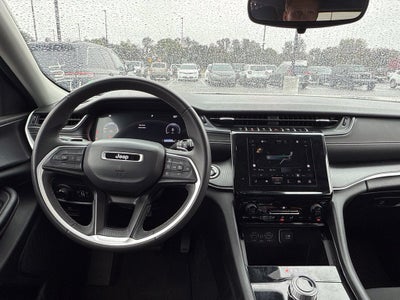 2023 Jeep Grand Cherokee Laredo 4x4