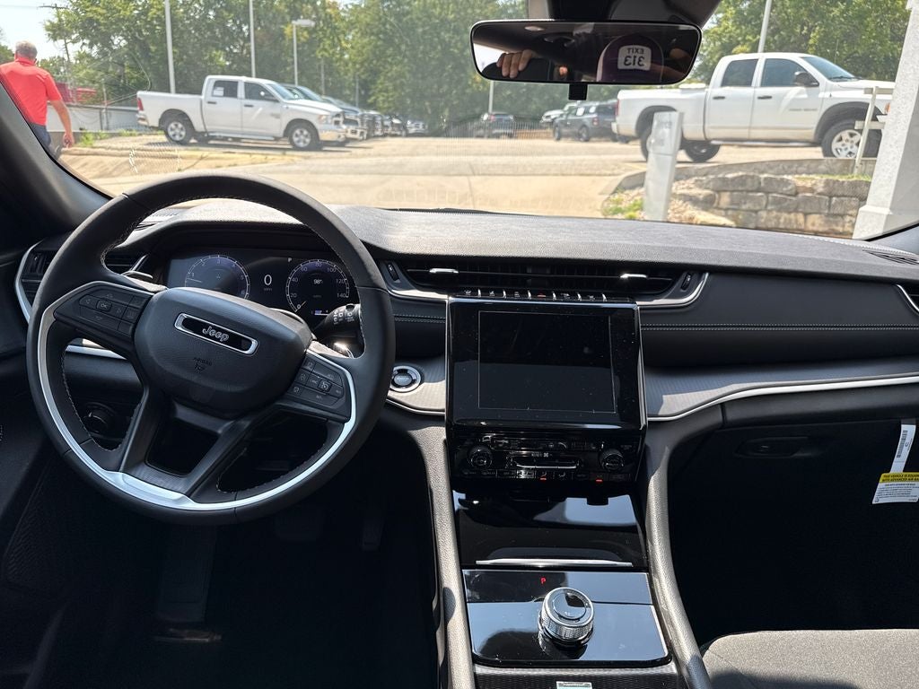 2026 Jeep Grand Cherokee GRAND CHEROKEE L LAREDO X 4X4