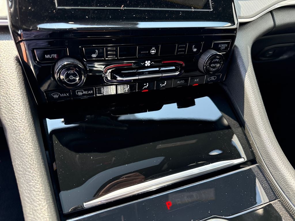 2026 Jeep Grand Cherokee GRAND CHEROKEE L LAREDO X 4X4