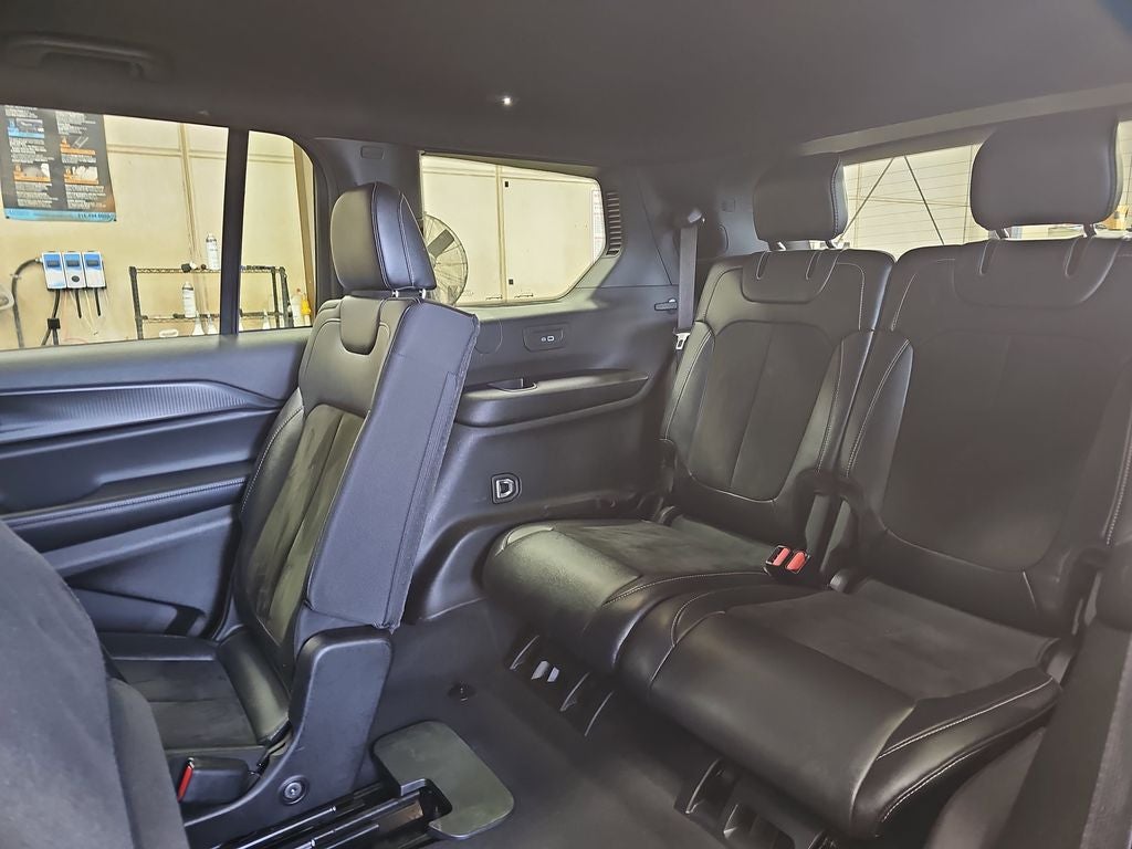 2024 Jeep Grand Cherokee L Altitude 4x4