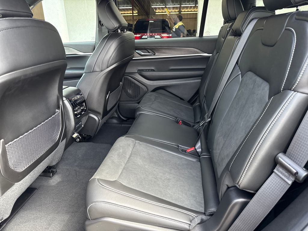2026 Jeep Grand Cherokee L Laredo