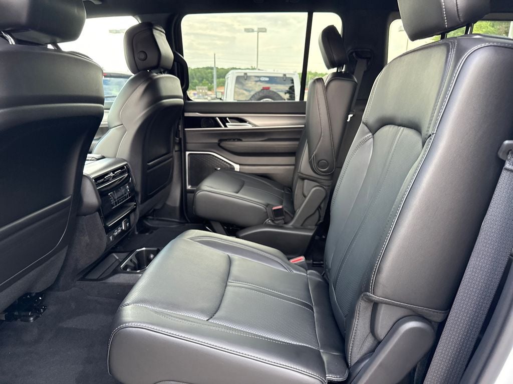 2026 Jeep Grand Wagoneer GRAND WAGONEER UPLAND 4X4