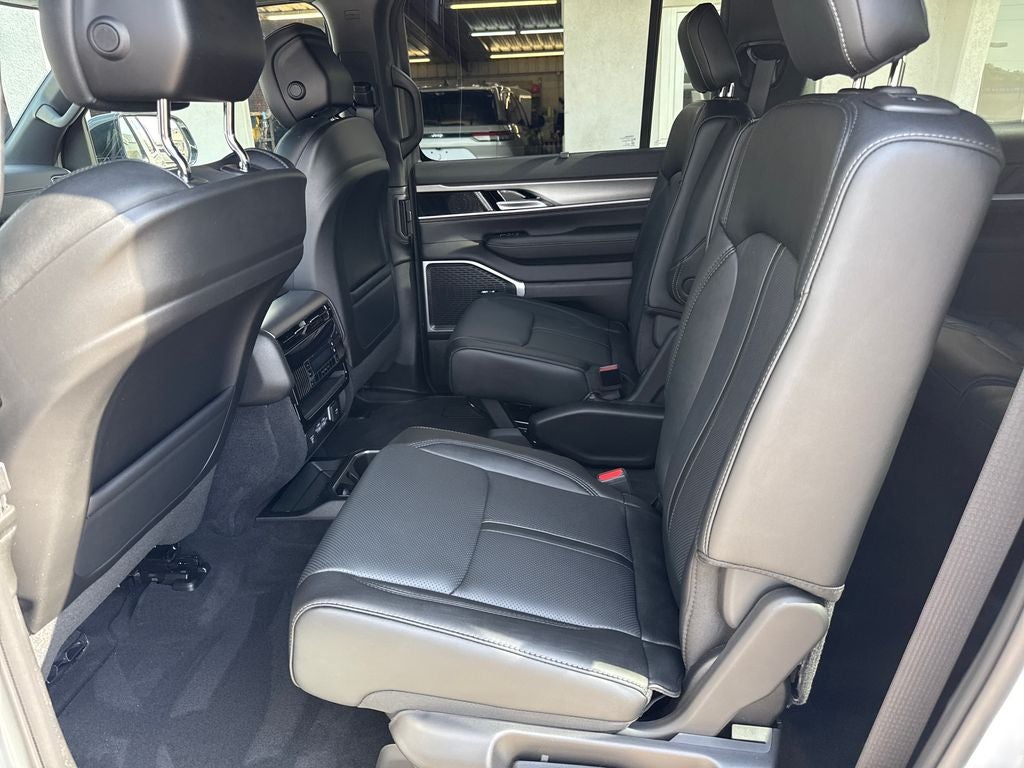 2026 Jeep Grand Wagoneer GRAND WAGONEER LIMITED ALTITUDE 4X4