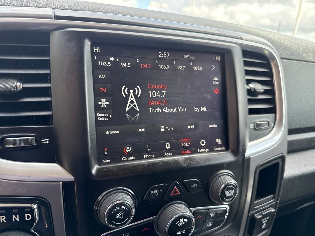 2023 RAM 1500 Classic SLT Crew Cab 4x4 5'7' Box