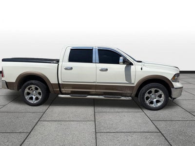 2017 RAM 1500 Laramie Crew Cab 4x4 5'7' Box