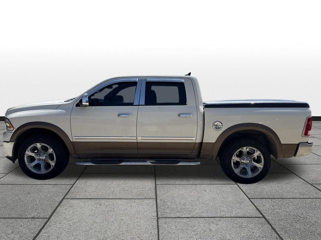 2017 RAM 1500 Laramie Crew Cab 4x4 5'7' Box