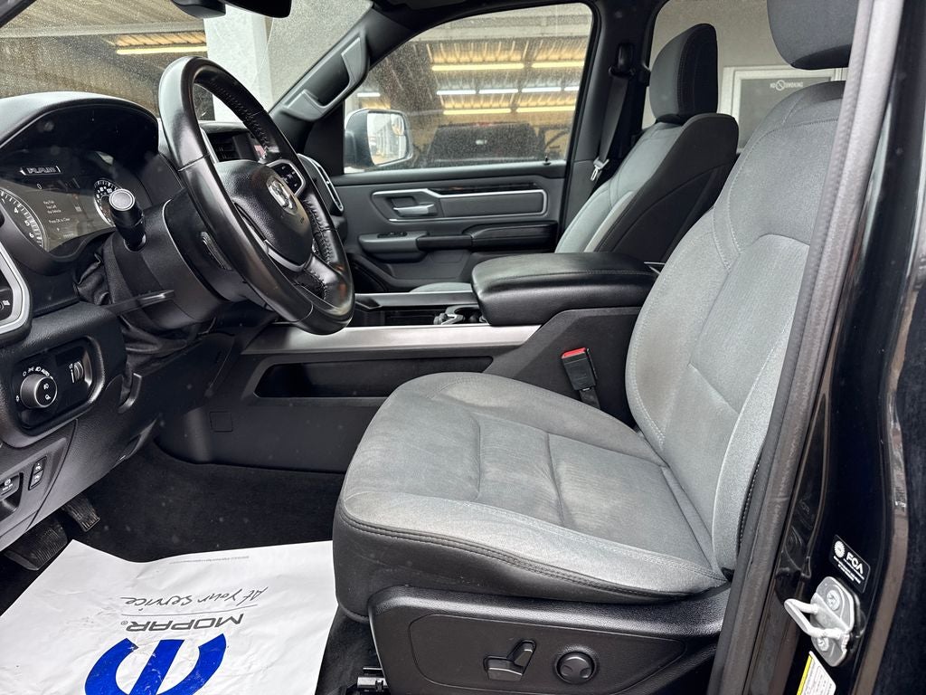 2022 RAM 1500 Big Horn Crew Cab 4x4 5'7' Box