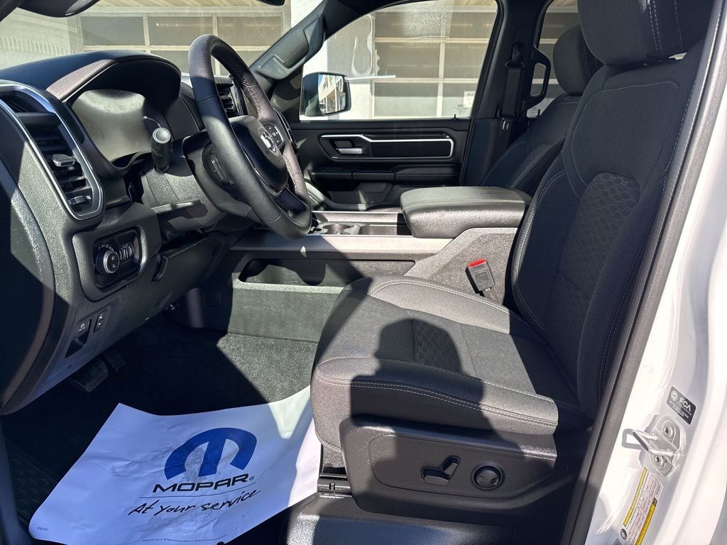 2025 RAM 1500 Big Horn Crew Cab 4x4 5'7' Box