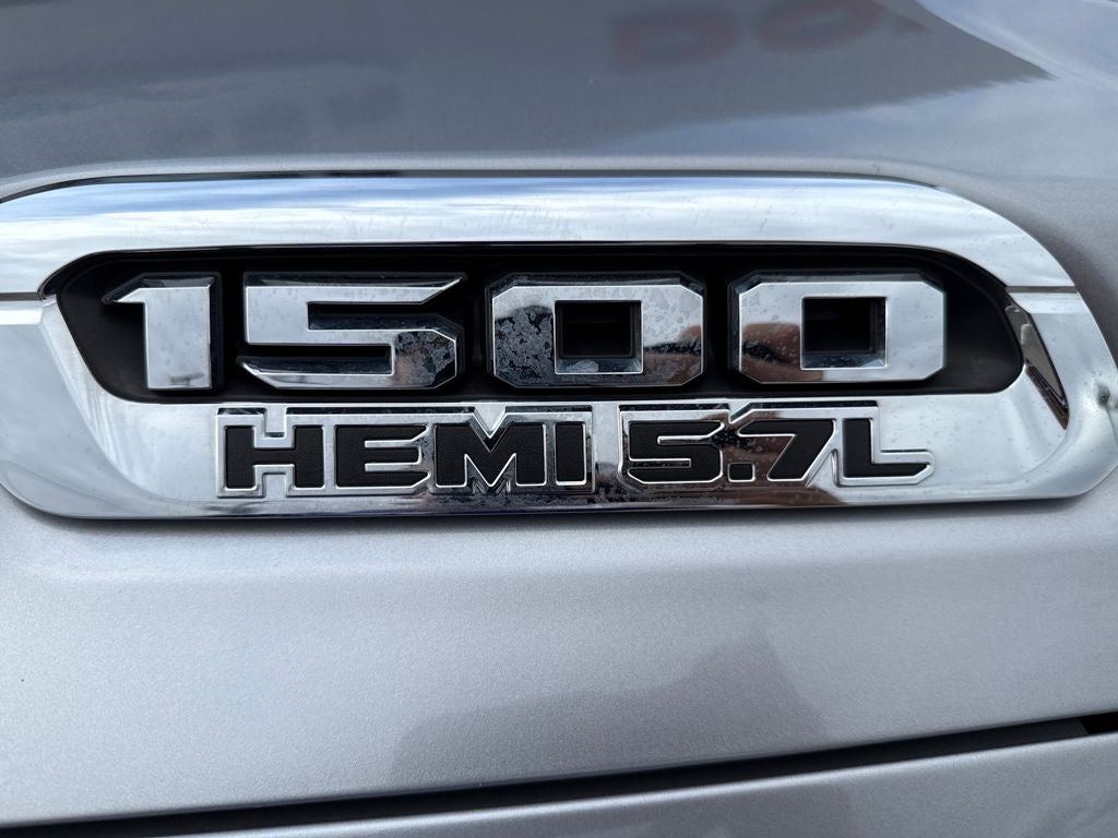 2022 RAM 1500 Laramie Crew Cab 4x4 5'7' Box