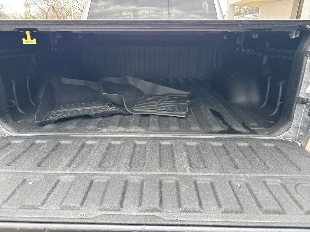 2022 RAM 1500 Laramie Crew Cab 4x4 5'7' Box