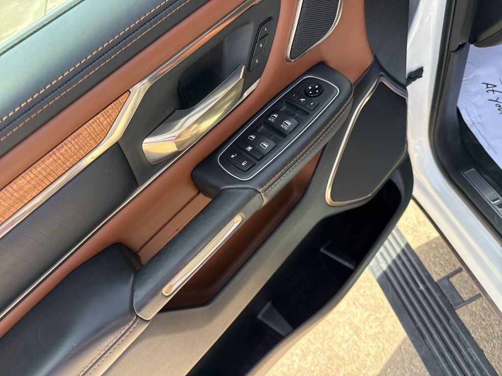 2020 RAM 1500 Laramie Longhorn Crew Cab 4x4 5'7' Box