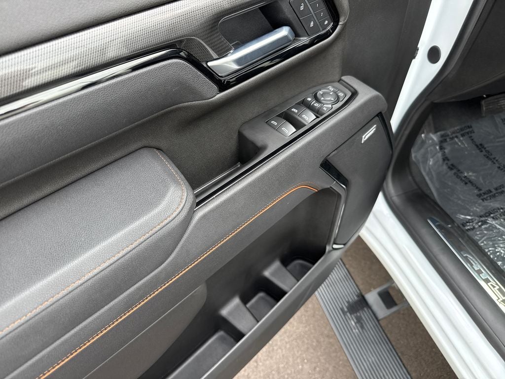 2025 GMC Sierra 2500HD 4WD Crew Cab Standard Bed AT4