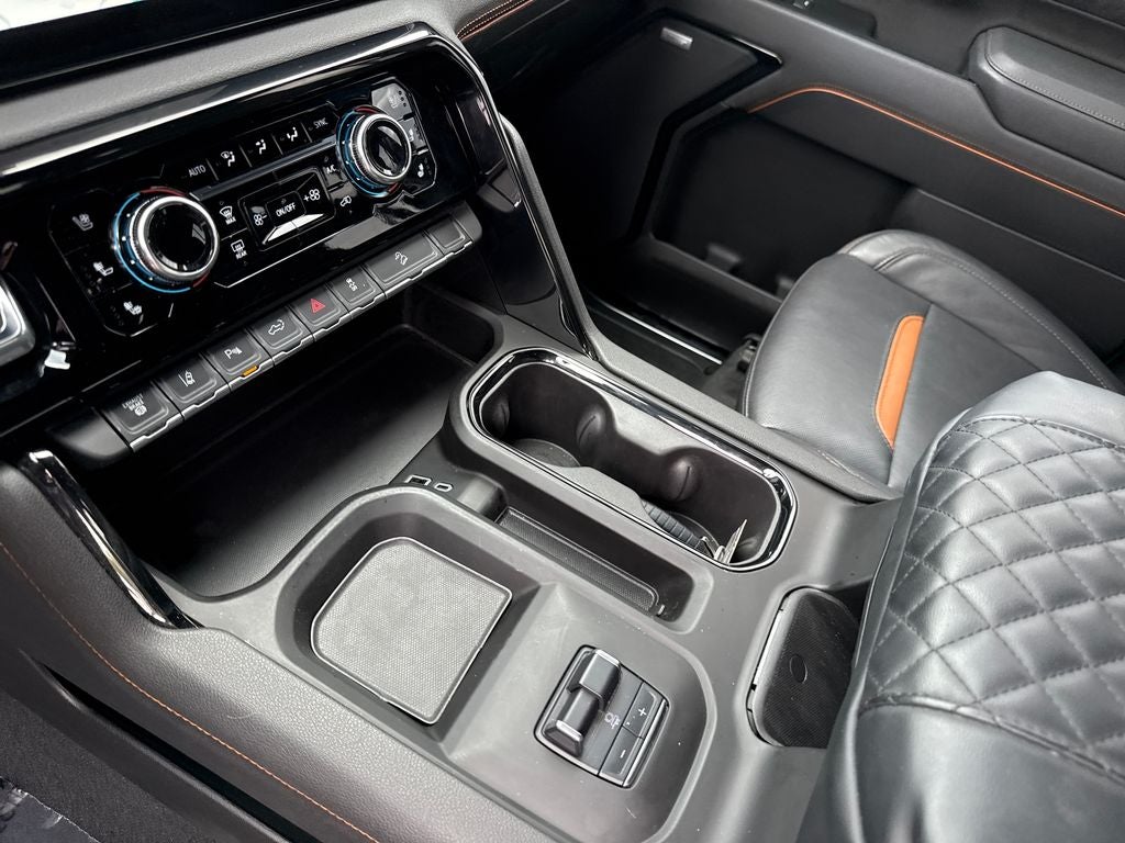 2025 GMC Sierra 2500HD 4WD Crew Cab Standard Bed AT4