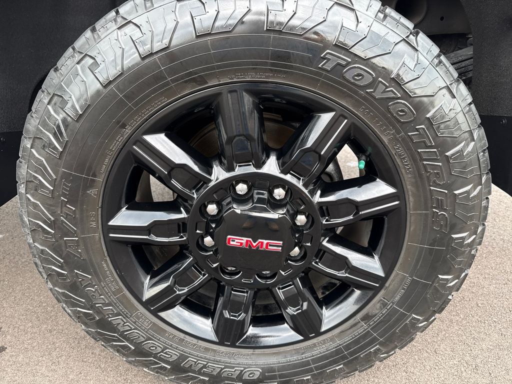 2025 GMC Sierra 2500HD 4WD Crew Cab Standard Bed AT4