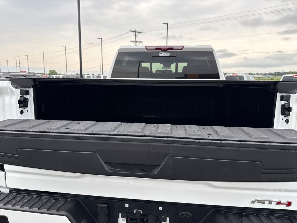 2025 GMC Sierra 2500HD 4WD Crew Cab Standard Bed AT4
