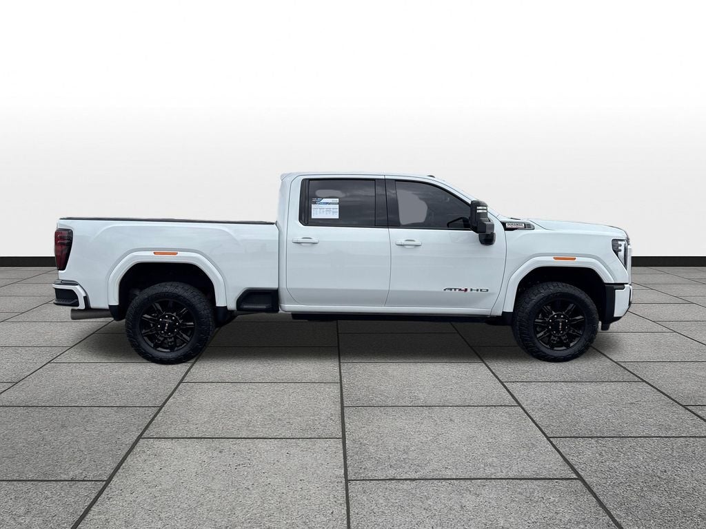 2025 GMC Sierra 2500HD 4WD Crew Cab Standard Bed AT4
