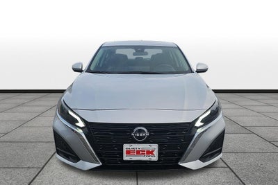 2023 Nissan Altima SL FWD