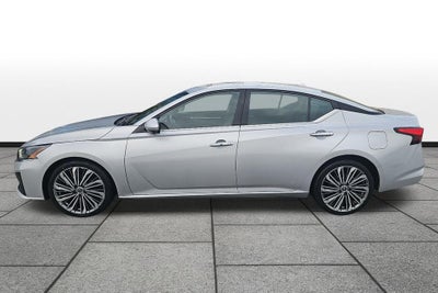 2023 Nissan Altima SL FWD