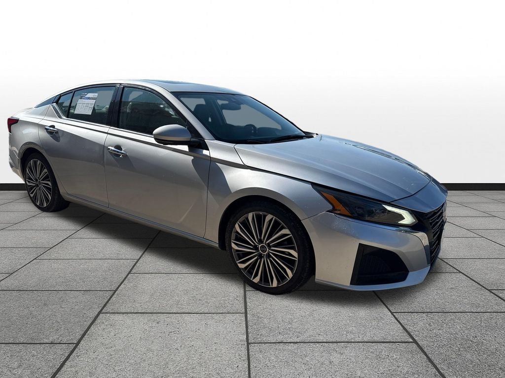2023 Nissan Altima SL FWD