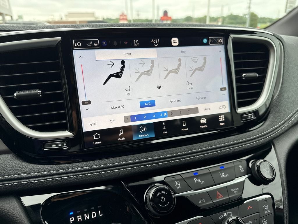 2027 Chrysler Pacifica Select