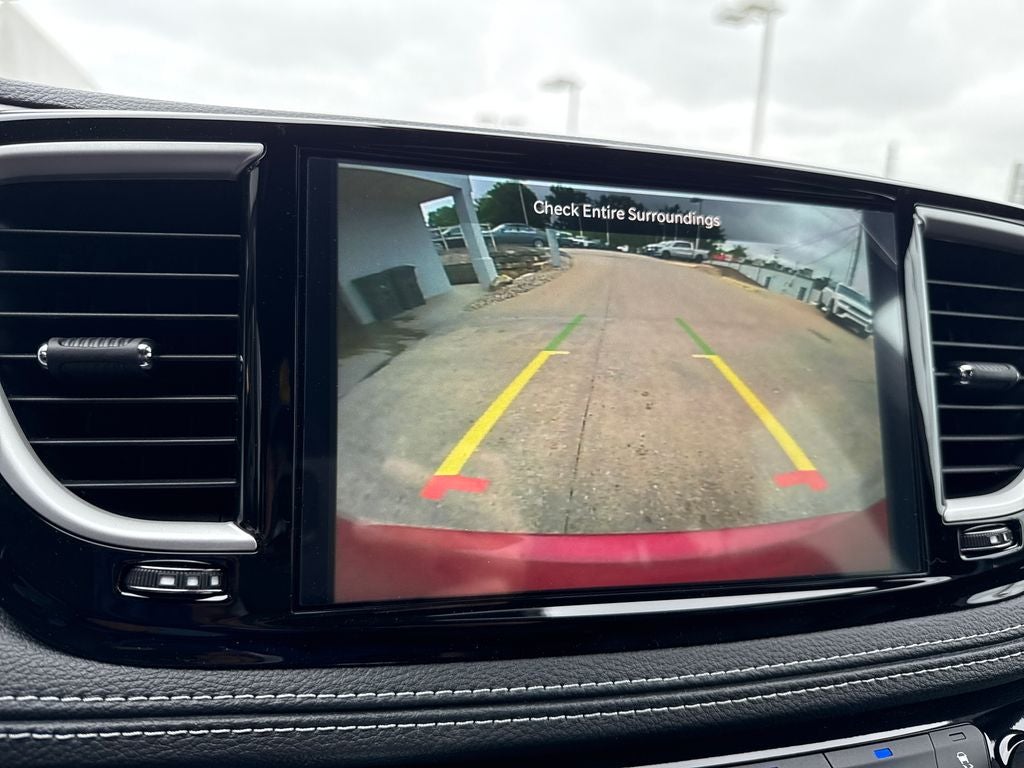 2027 Chrysler Pacifica Select