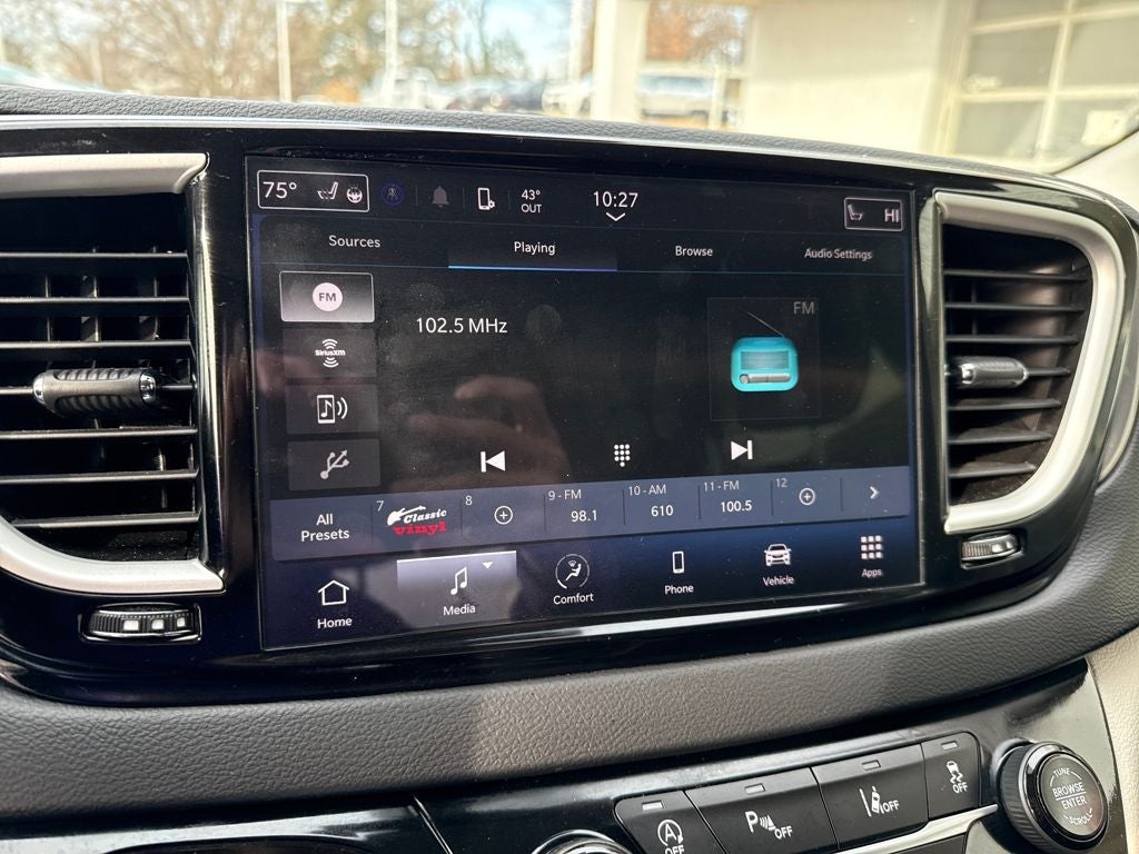 2023 Chrysler Pacifica Touring L