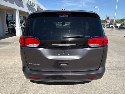 2023 Chrysler Voyager LX