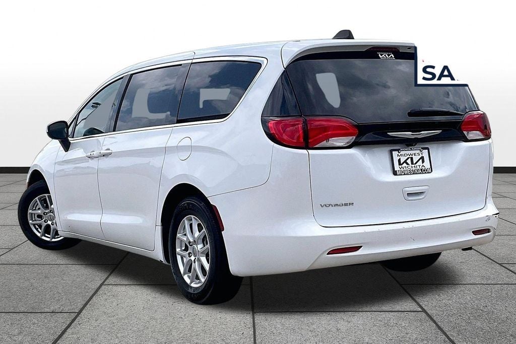 2023 Chrysler Voyager LX