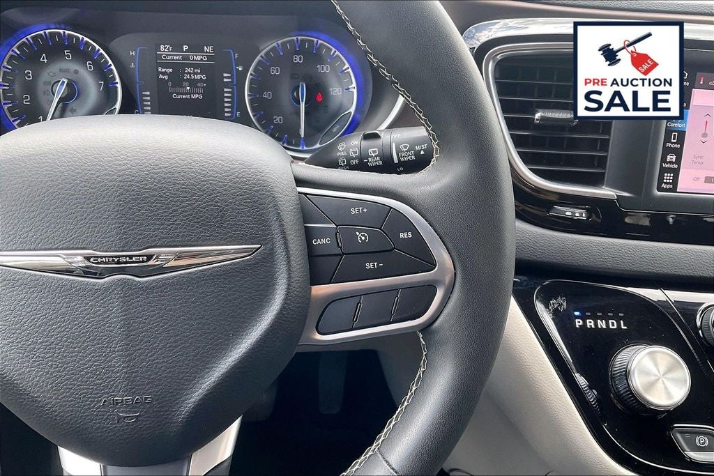 2023 Chrysler Voyager LX