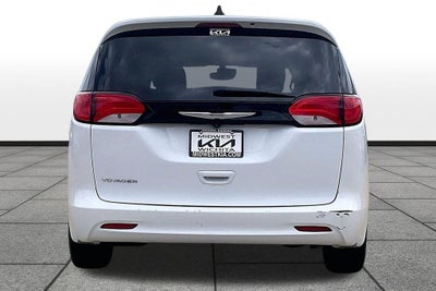 2023 Chrysler Voyager LX