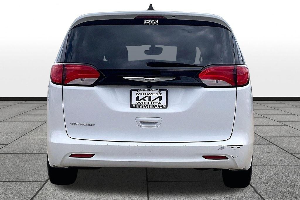 2023 Chrysler Voyager LX