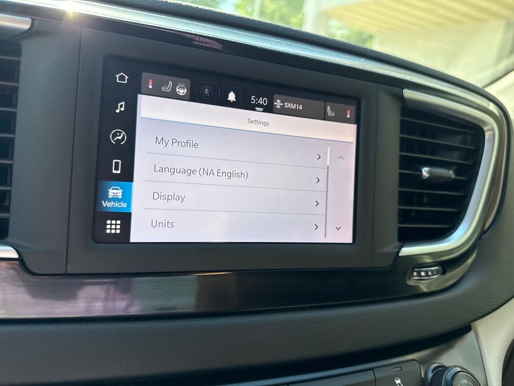 2023 Chrysler Voyager LX