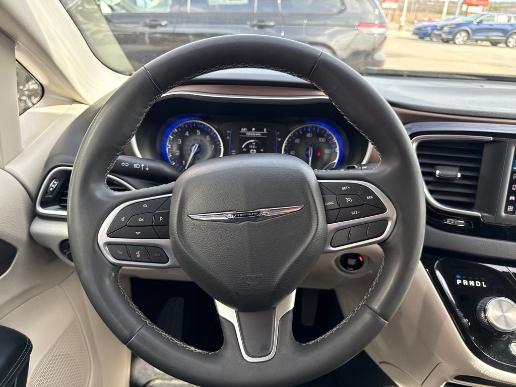 2023 Chrysler Voyager LX