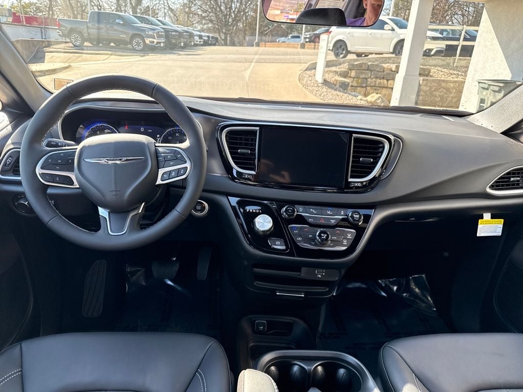 2026 Chrysler Voyager VOYAGER LX