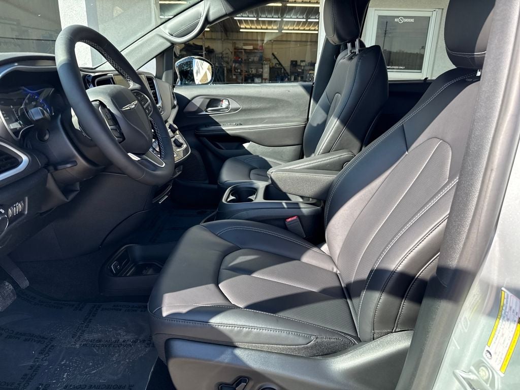 2026 Chrysler Voyager VOYAGER LX