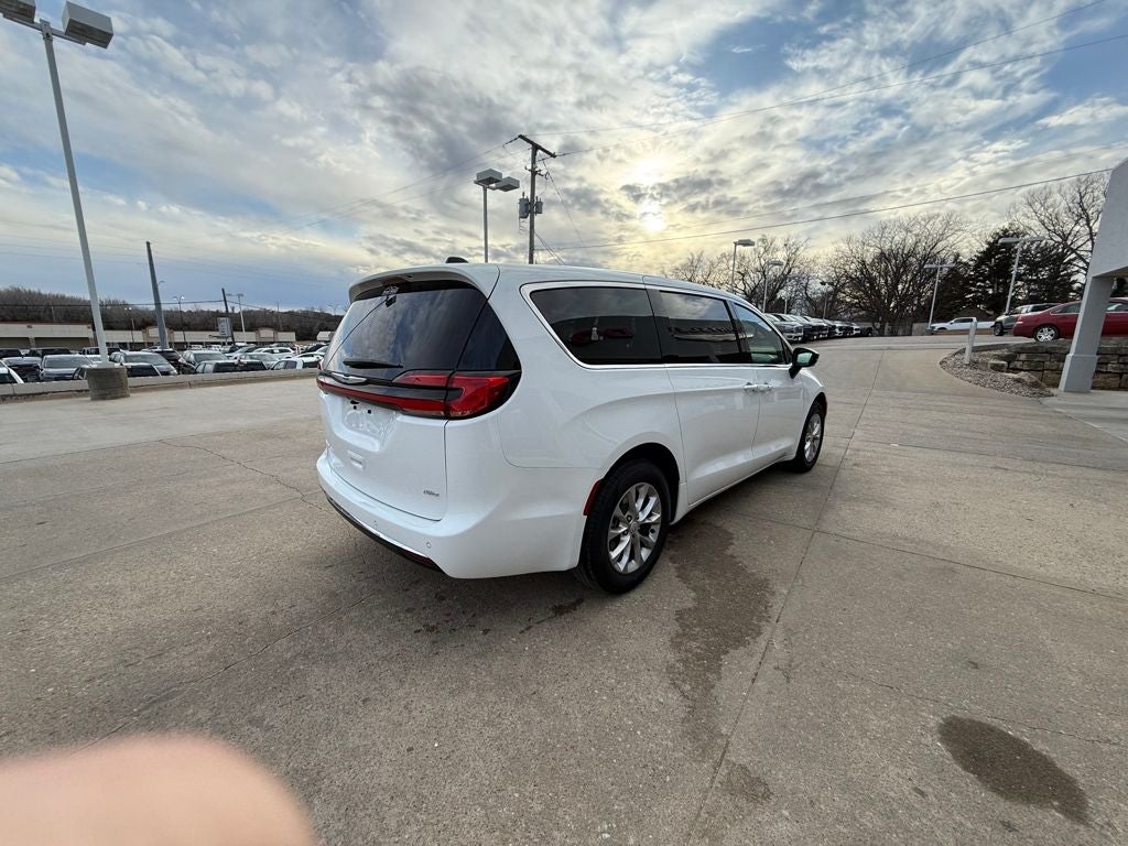 2026 Chrysler Pacifica PACIFICA SELECT AWD