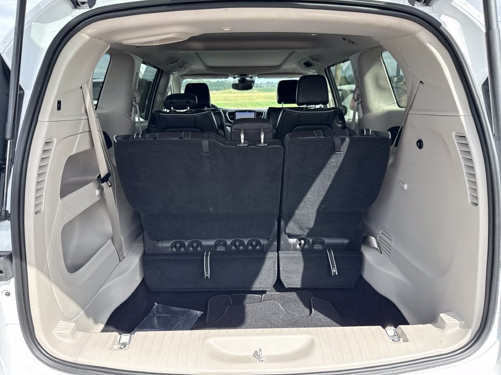 2024 Chrysler Pacifica Limited AWD