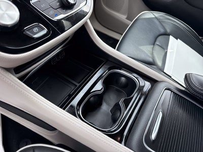 2024 Chrysler Pacifica Limited AWD