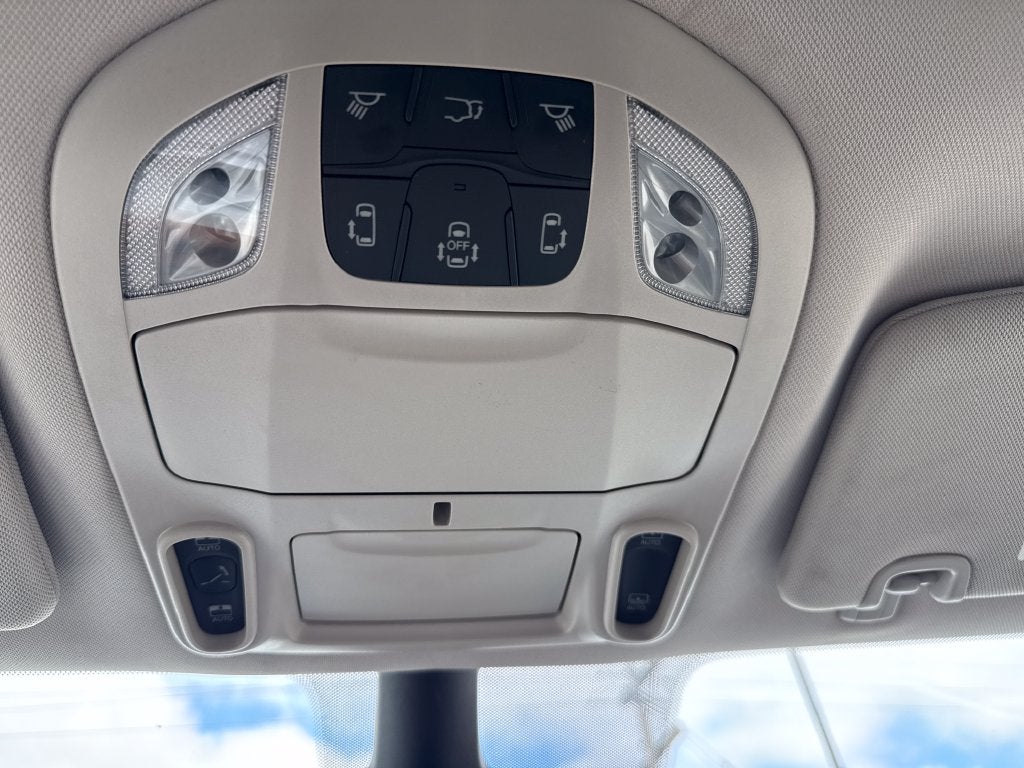 2024 Chrysler Pacifica Limited AWD