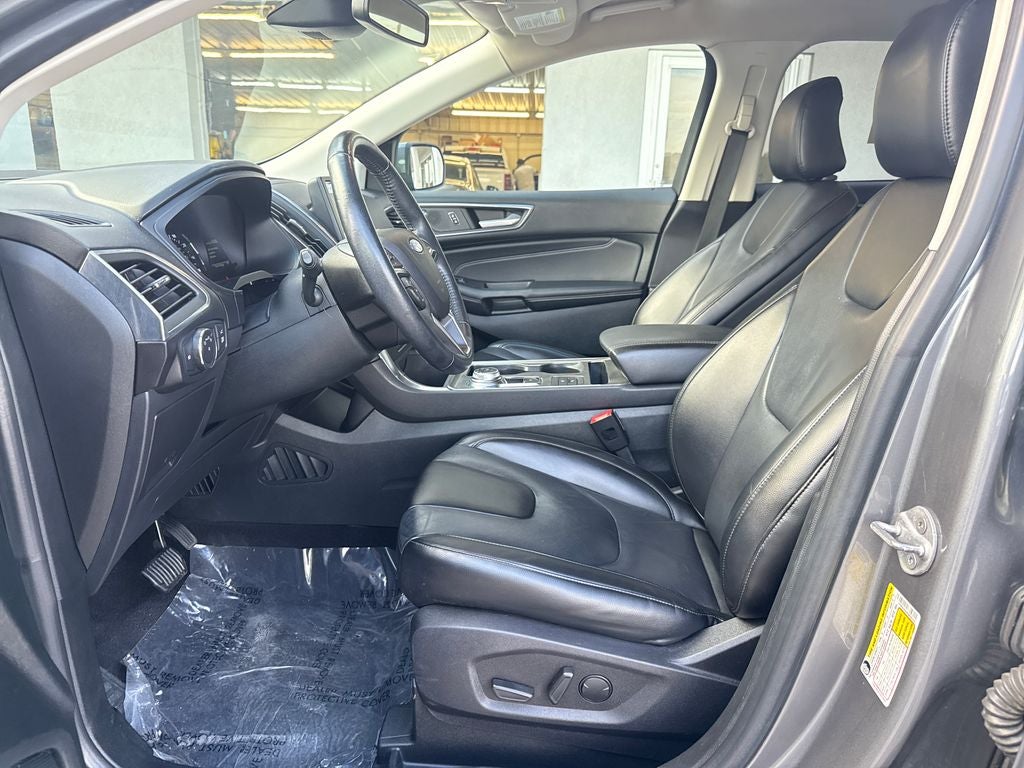 2022 Ford Edge Titanium