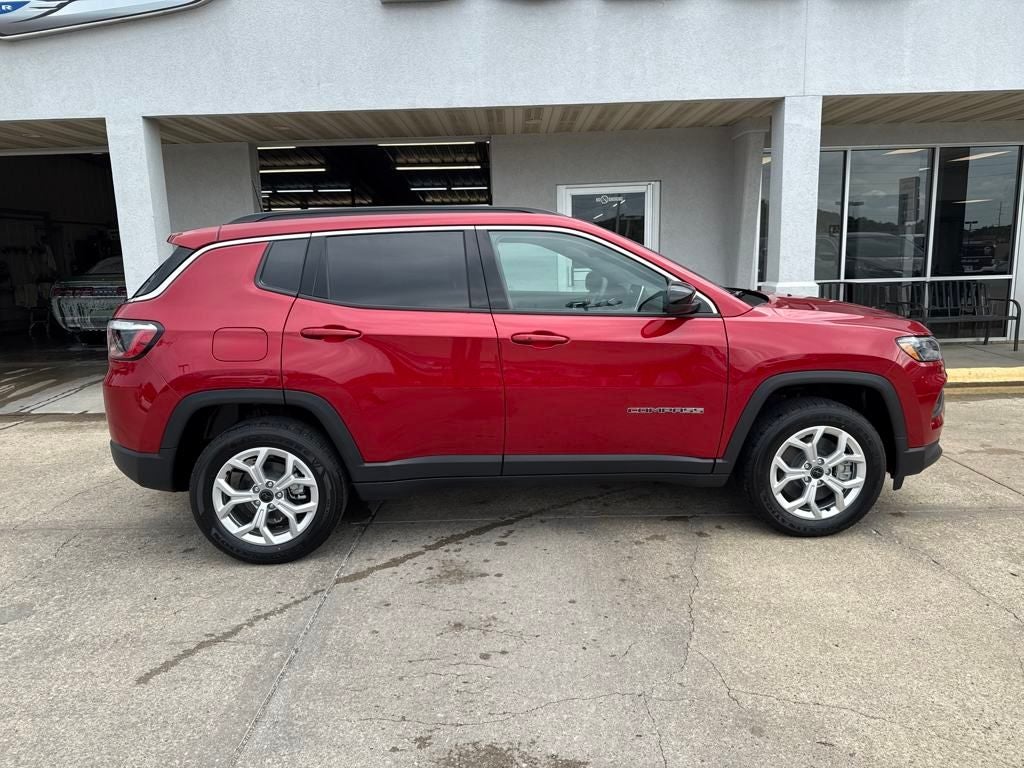 2025 Jeep Compass COMPASS LATITUDE 4X4