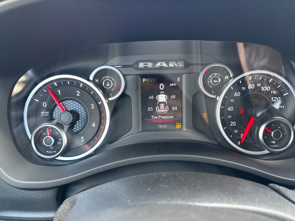 2026 RAM Ram 3500 RAM 3500 TRADESMAN CREW CAB 4X4 6'4' BOX