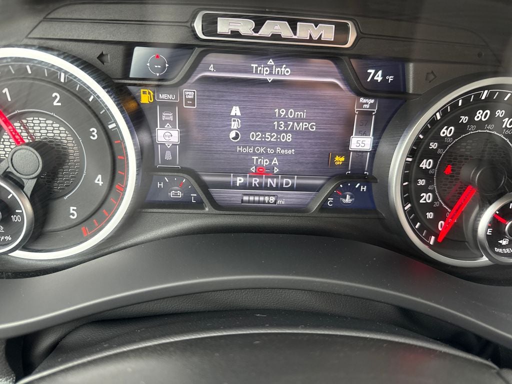 2026 RAM Ram 2500 RAM 2500 BLACK EXPRESS CREW CAB 4X4 6'4' BOX