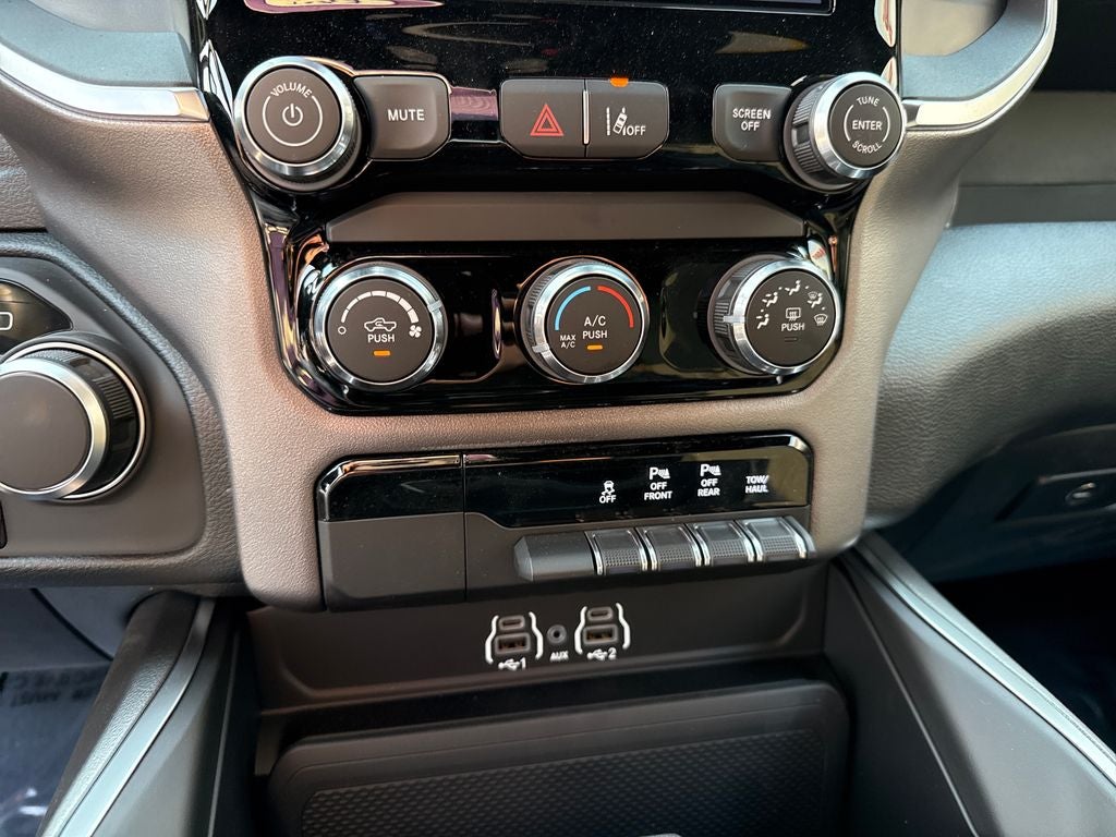 2026 RAM Ram 1500 RAM 1500 EXPRESS CREW CAB 4X4 5'7' BOX