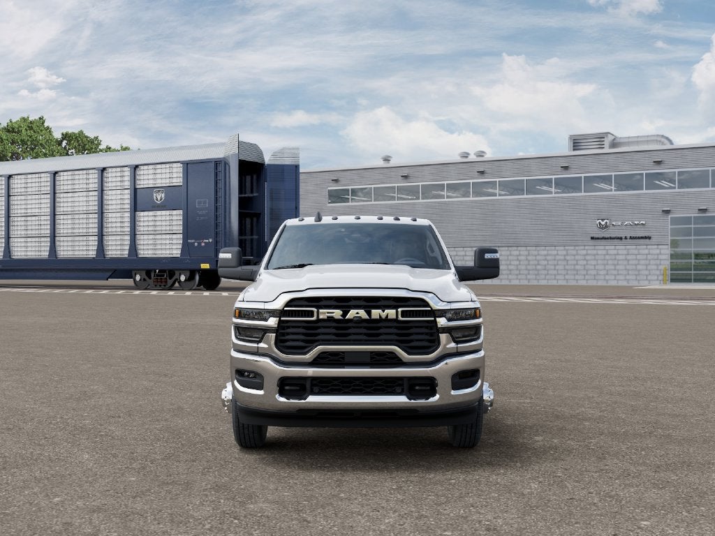 2027 RAM Ram 3500 Chassis Cab RAM 3500 TRADESMAN CHASSIS REGULAR CAB 4X4 60' CA