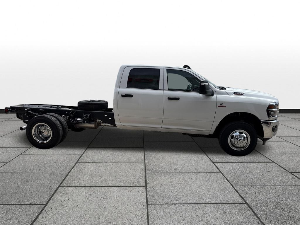2026 RAM Ram 3500 Chassis Cab RAM 3500 TRADESMAN CREW CAB CHASSIS 4X4 60' CA